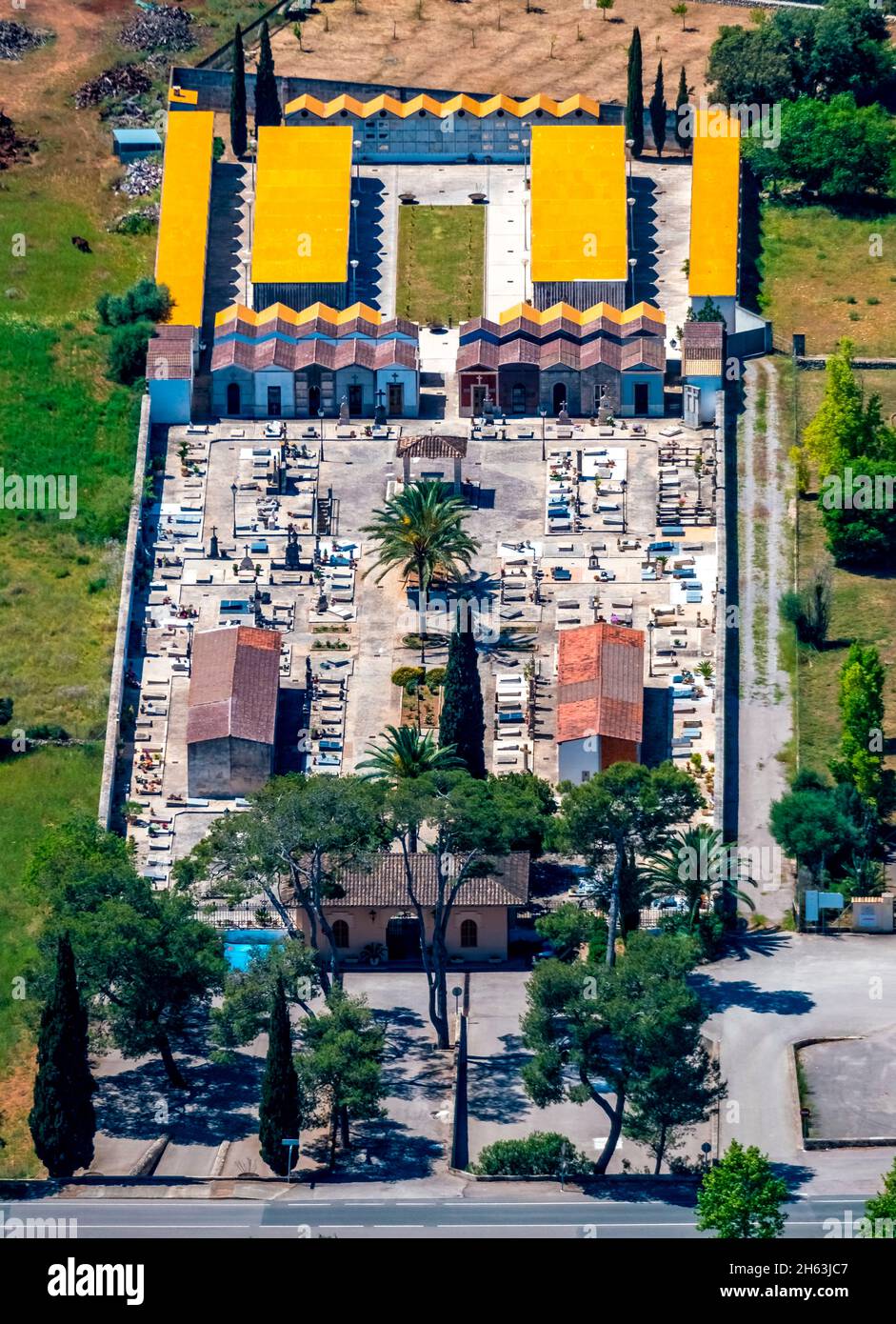 Luftaufnahme,cementeri de Llubí,Friedhof in Llubí,mallorca,balearen,spanien Stockfoto