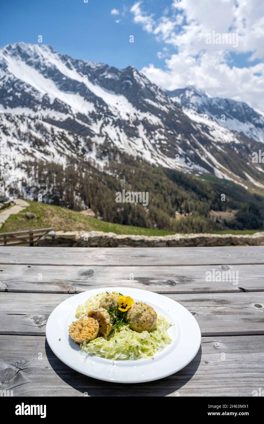 prettau, ahrntal, provinz bozen, Südtirol, italien. Klöße mit Kraunalmen auf der Tauernalm Stockfoto