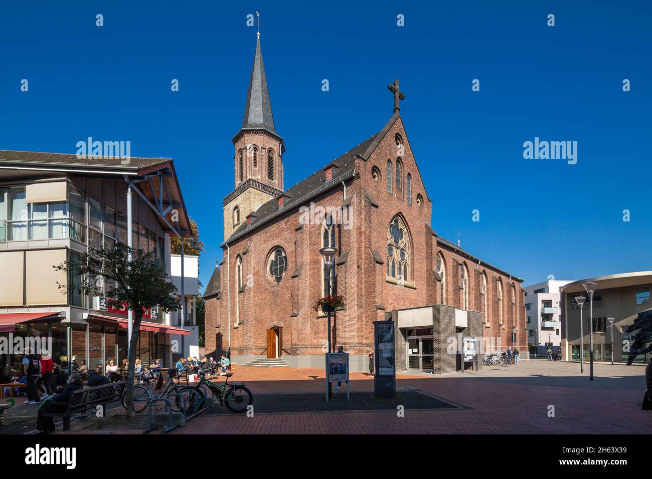 deutschland,hilden,bergisches Land,niederbergisches Land,niederberg,rheinland,Nordrhein-westfalen,nrw,katholische Pfarrkirche St. jacobus,neugotisch,Backsteingebäude Stockfoto