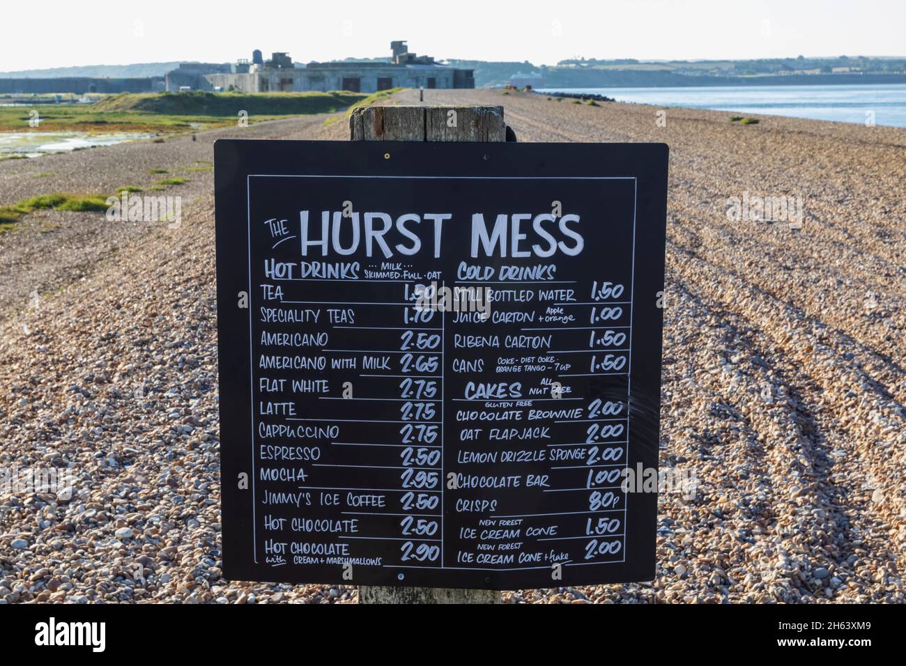 england, hampshire, der neue Wald, keyhaven, hurst Castle Café-Menü und Strand Stockfoto
