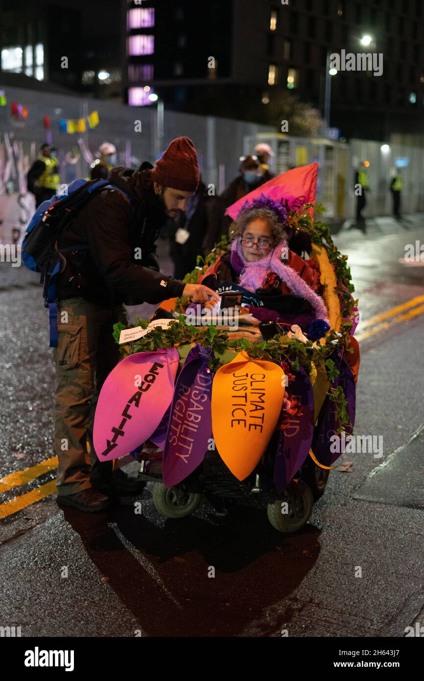 Glasgow, Schottland, Großbritannien, 12. november 2021 . am letzten Tag der COP26-Proteste vor den Toren 12. november 2021 Quelle: Reiss McGuire/Alamy Live News Stockfoto