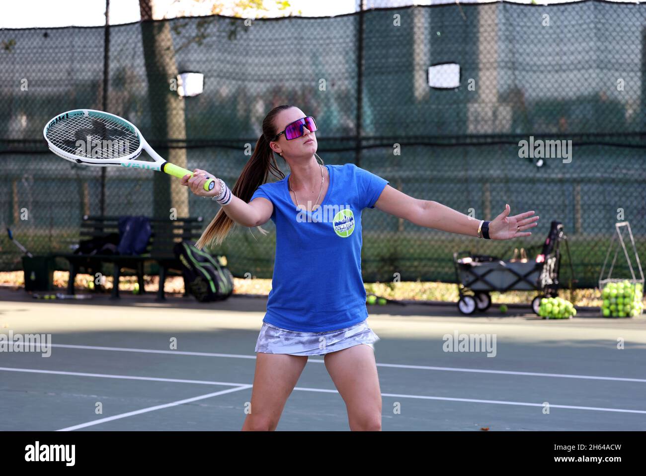 Tennis-Profi Marina Oetiker, spielt im Downtown Tennis Club, in New York City, 10/21/2021 Model veröffentlicht Stockfoto