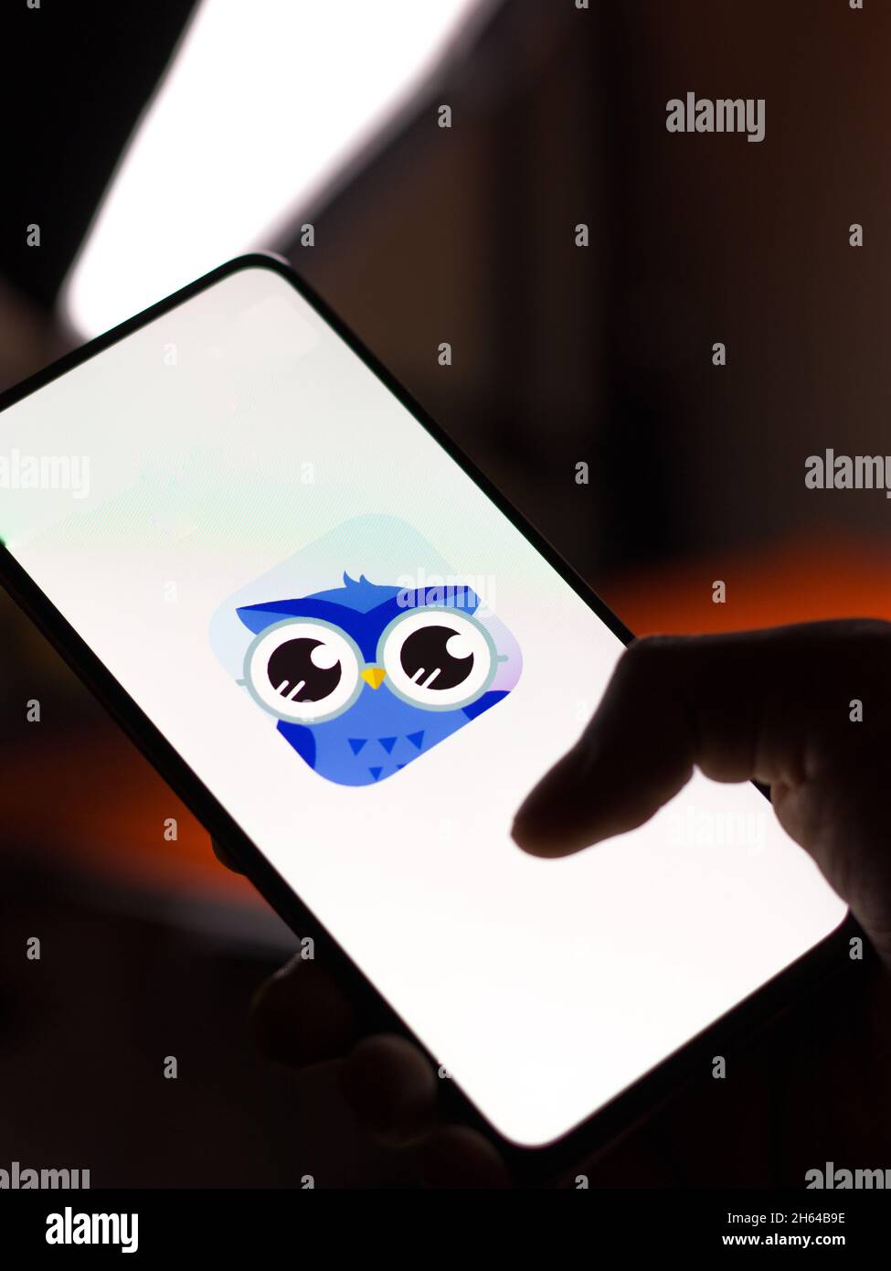 West Bangal, Indien - November 11, 2021 : Microsoft Learn Chinese Logo auf Telefon Bildschirm Stock Bild. Stockfoto