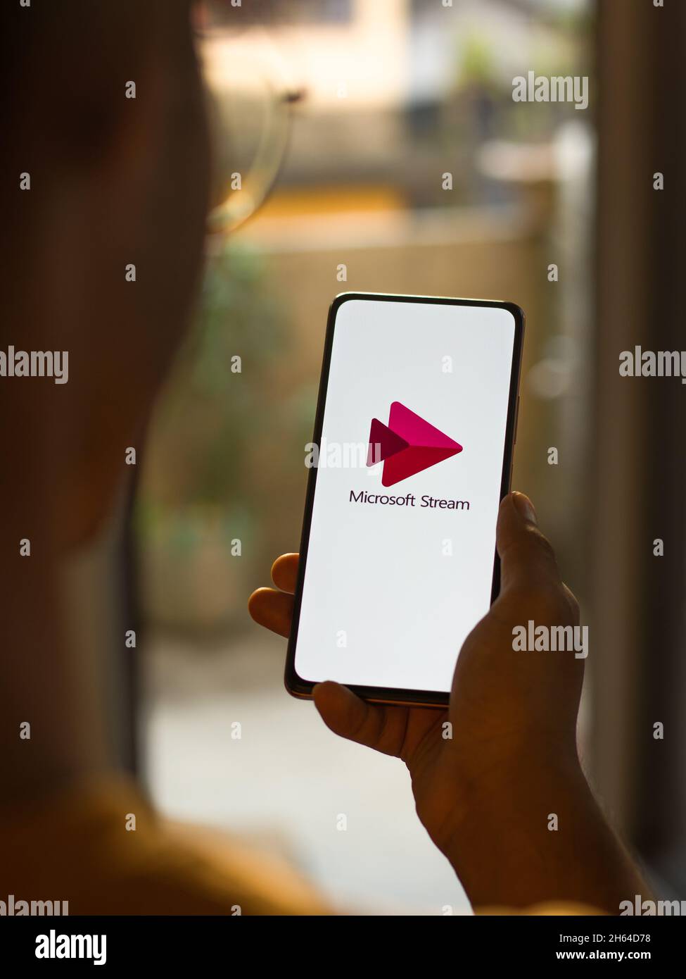 West Bangal, Indien - 11. November 2021 : Microsoft Stream-Logo auf dem Telefonbildschirm Stock Bild. Stockfoto