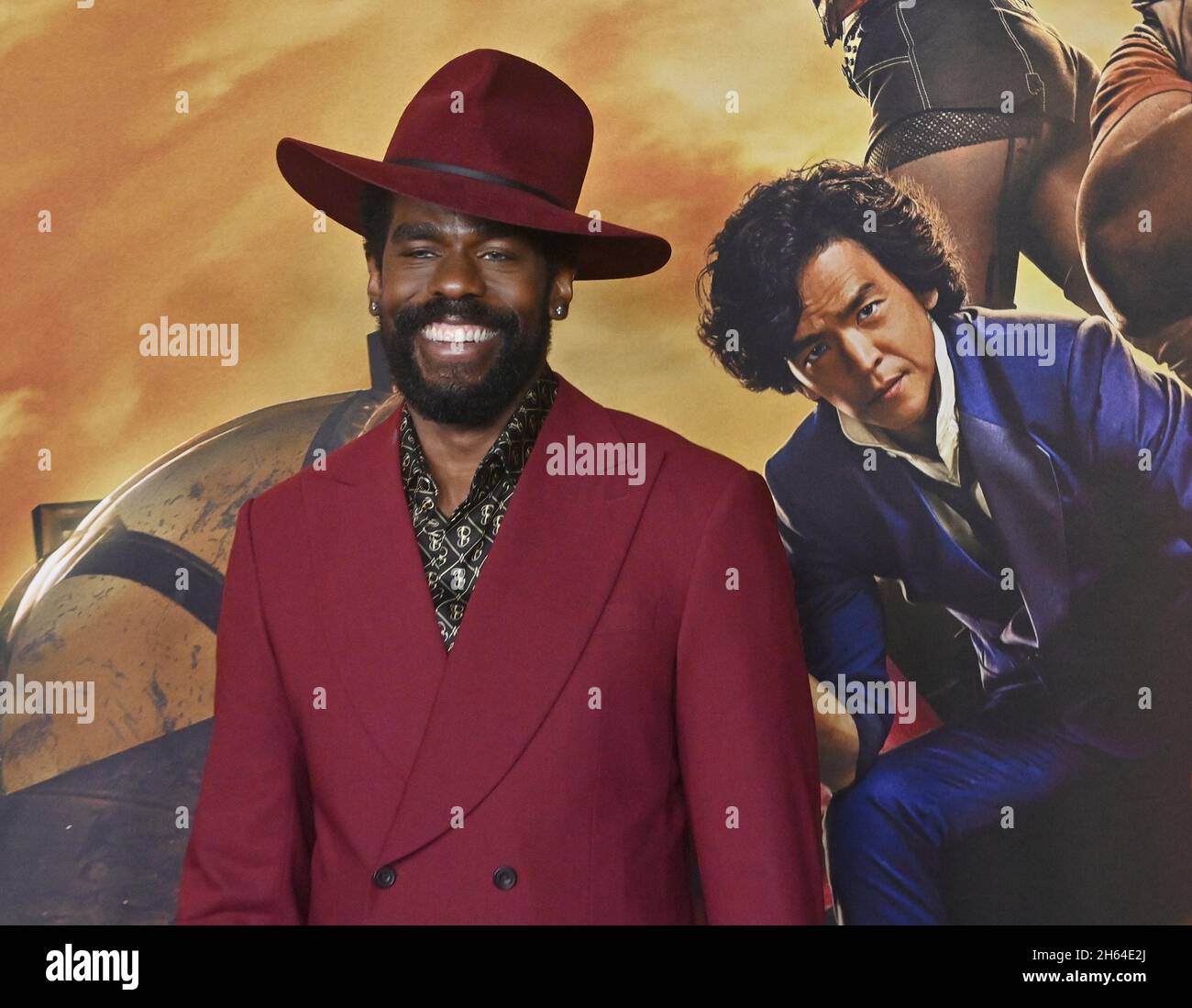 Los Angeles, USA. November 2021. Der Musiker Mustafa Shakir nimmt am Donnerstag, dem 11. November 2021, an der Premiere von Netflix's Sci-Fi-Krimidrama-TV-Serie „Cowboy Bebop“ in den Goya Studios in der Hollywood-Sektion von Los Angeles Teil. Storyline: Eine Ragtag-Crew aus Kopfgeldjägern jagt die gefährlichsten Verbrecher der Galaxis. Sie werden die Welt retten - zum richtigen Preis. Foto von Jim Ruymen/UPI Credit: UPI/Alamy Live News Stockfoto