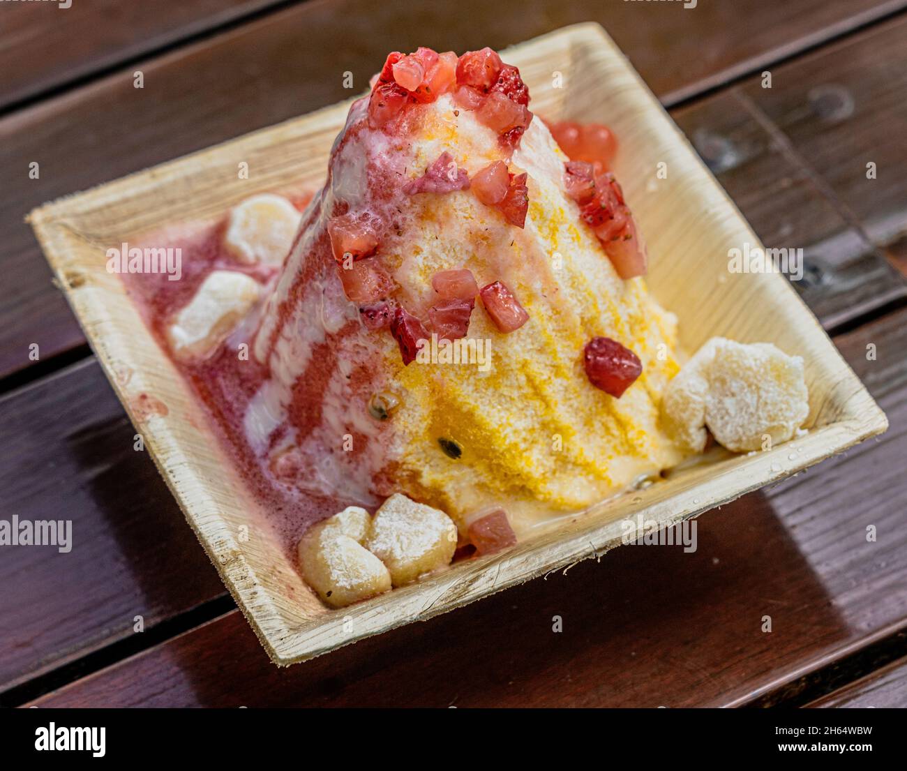 Das Rasieren von Eis mit Eis ist ein beliebtes Vergnügen auf Oahu, Hawaii. Stockfoto