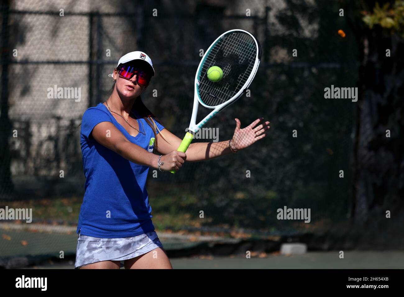 Tennis-Profi Marina Oetiker, spielt im Downtown Tennis Club, in New York City, 10/21/2021 Model veröffentlicht Stockfoto