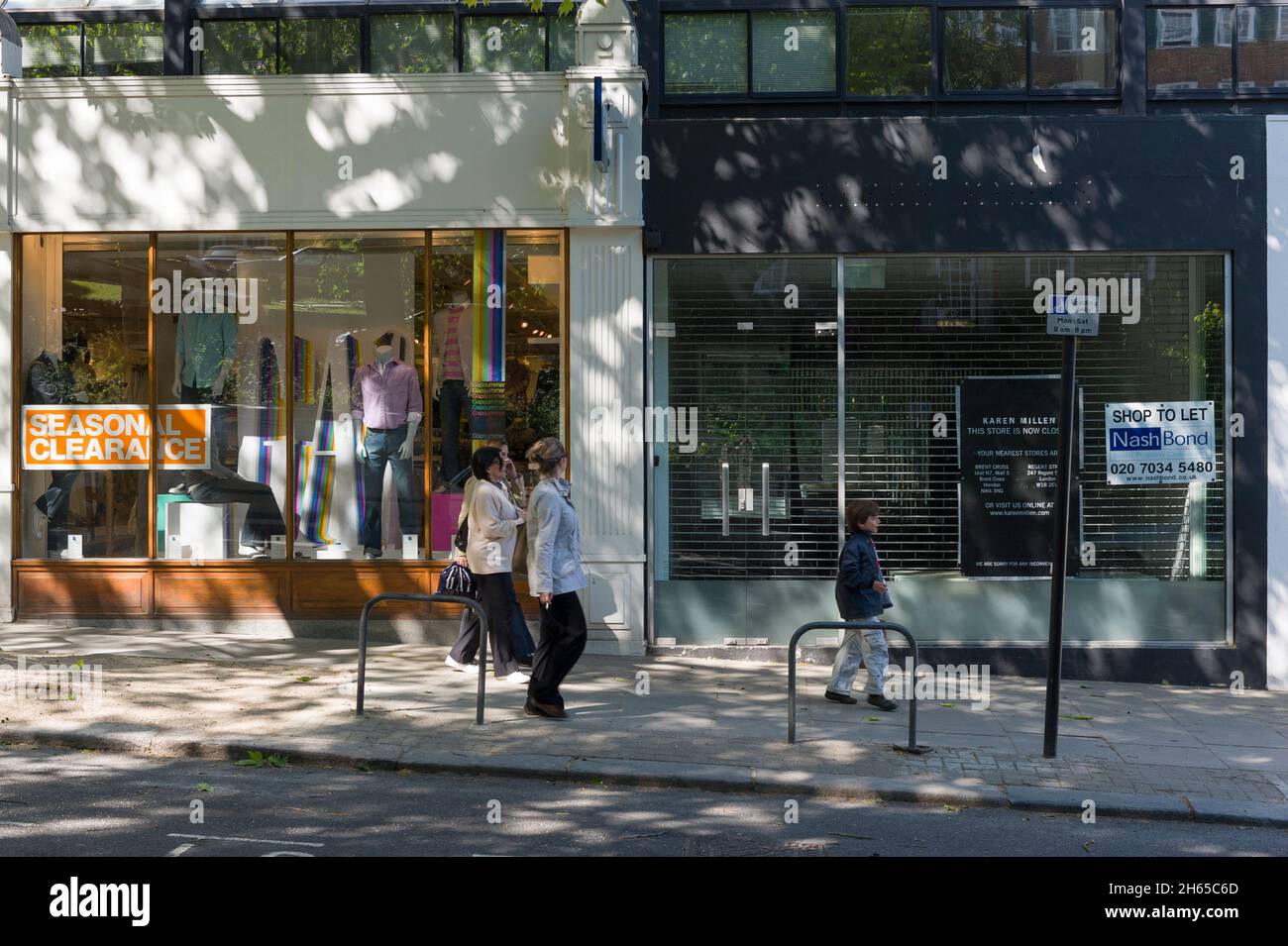 Im Wohlstandsgebiet von Hampstead High Street, Hampstead, London, Großbritannien, können Sie einkaufen und vermieten. 11 Mai 2009 Stockfoto