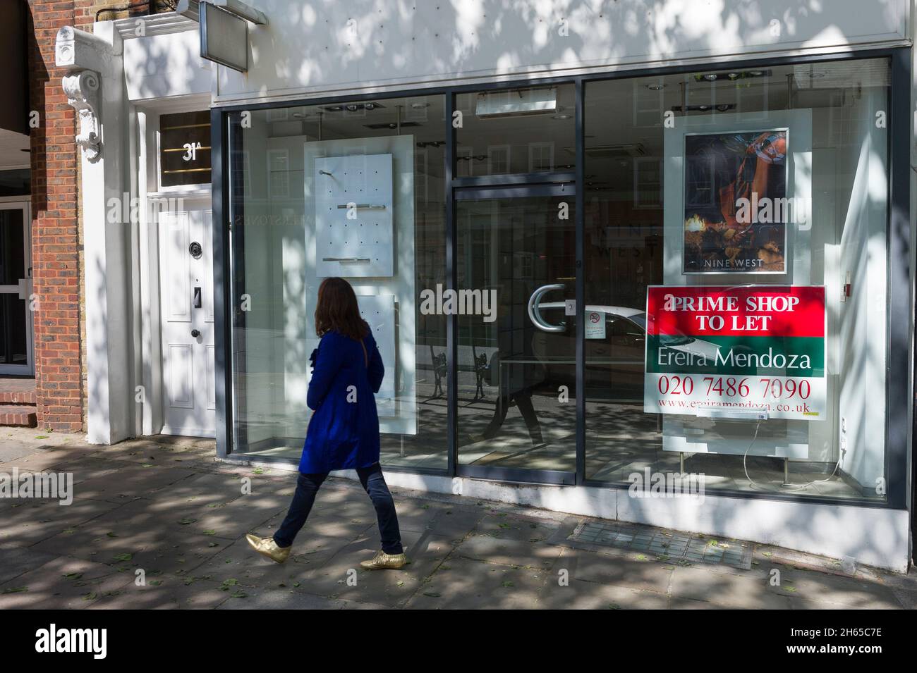Im Wohlstandsgebiet von Hampstead High Street, Hampstead, London, Großbritannien, können Sie einkaufen und vermieten. 11 Mai 2009 Stockfoto