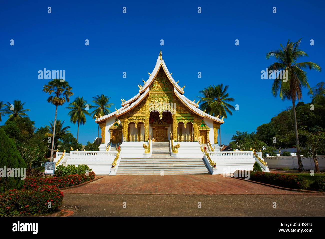 Laos, Provinz Luang Prabang, ville de Luang Prabang, Patrimoine mondial de l'UNESCO depuis 1995, musee du Palais Royal (Ho Kham), le Temple dore W Stockfoto