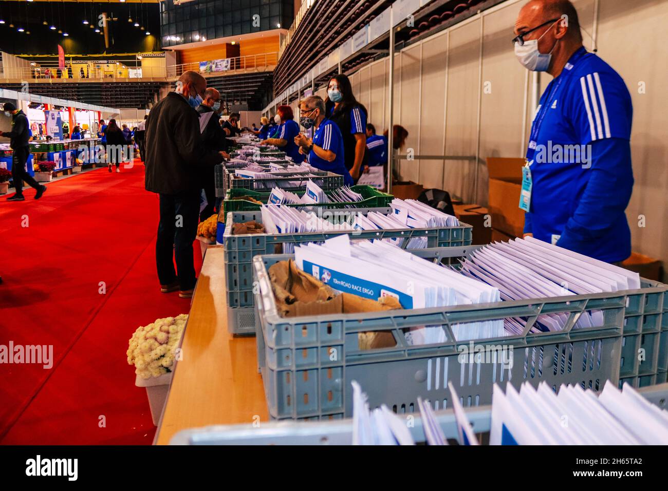 Athen, Griechenland - 11. November 2021 Anmeldungsbestätigungen für den Athens Marathon, das Rennen findet am 14. November 2021 nach einem Jahr h statt Stockfoto