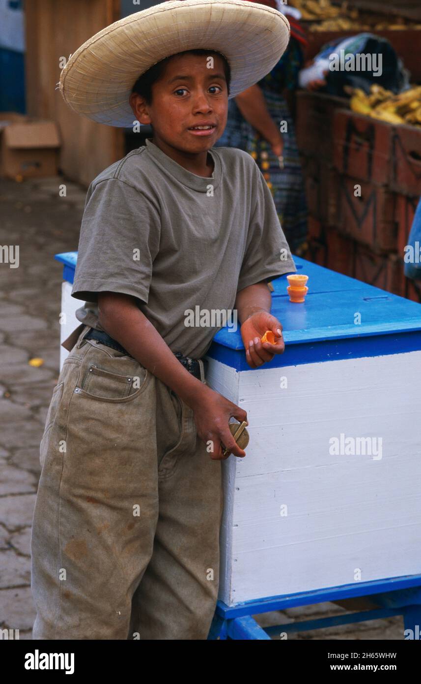 Guatemala, Lake Atitlan, Santa Clara la Laguna, Markt am Dienstag Stockfoto