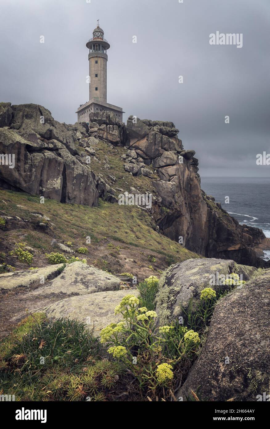 Punta Nariga Leuchtturm an der Todesküste, Galicien, Spanien Stockfoto
