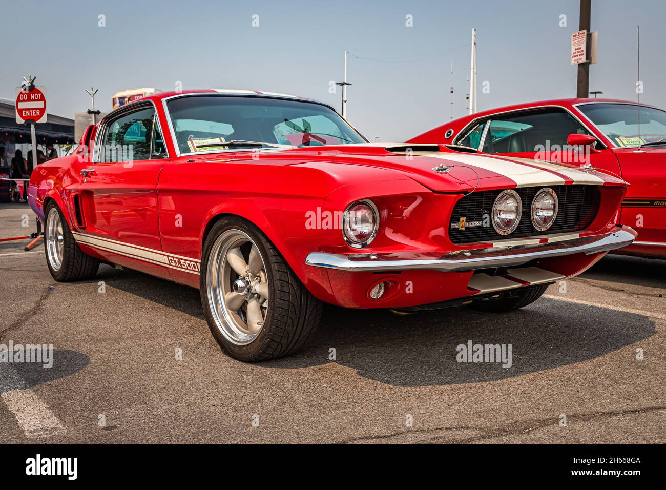 Reno, NV - 6. August 2021: 1967 Shelby Cobra GT500 Fastback Coupé auf einer lokalen Automobilmesse. Stockfoto