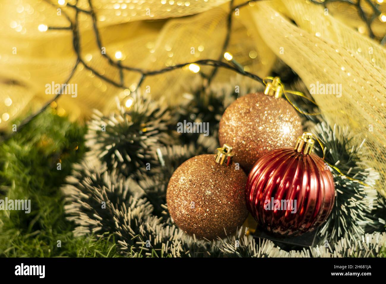 Bombillos navideños con luces Stockfoto