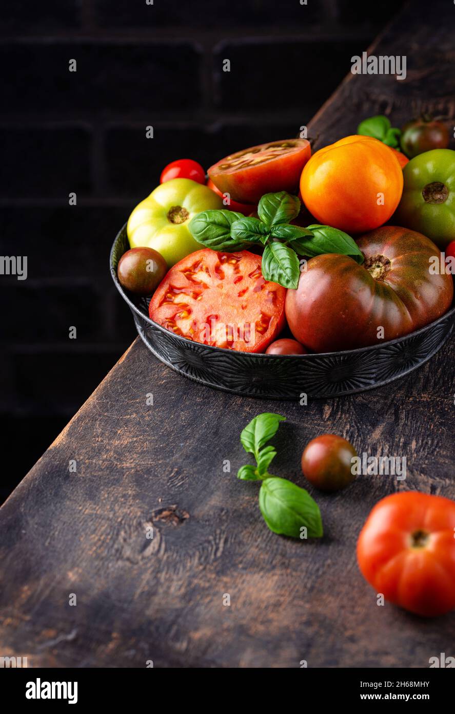 Auswahl an verschiedenen bunten Tomaten Stockfoto
