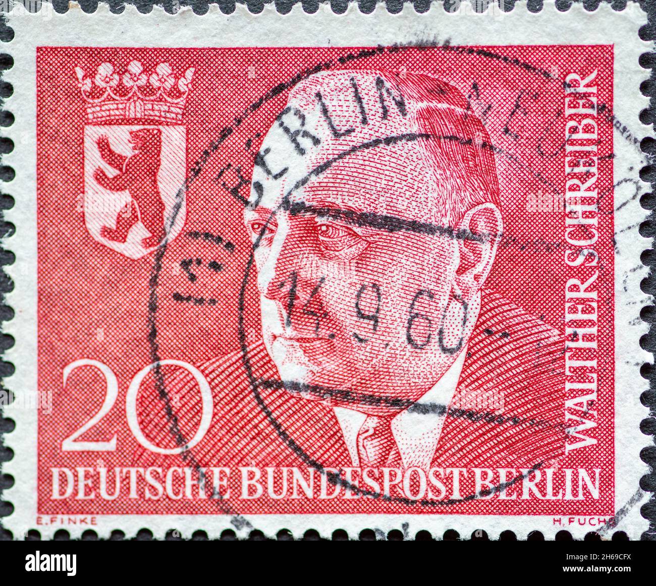 DEUTSCHLAND, Berlin - UM 1960: Eine Briefmarke aus Deutschland, Berlin mit einem Porträt des Politikers Walther Schreiber zu seinem 2. Todestag Stockfoto