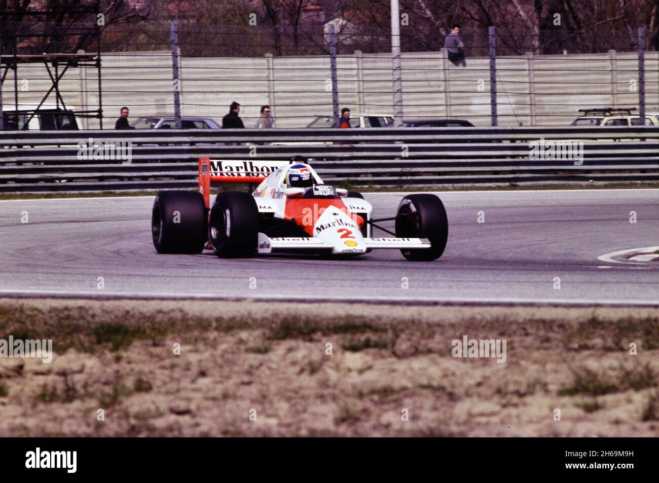 Imola, 1986: Tests der Formel 1 auf dem Imola Circuit. Keke Rosberg in Aktion mit McLaren MP4/2C. Stockfoto