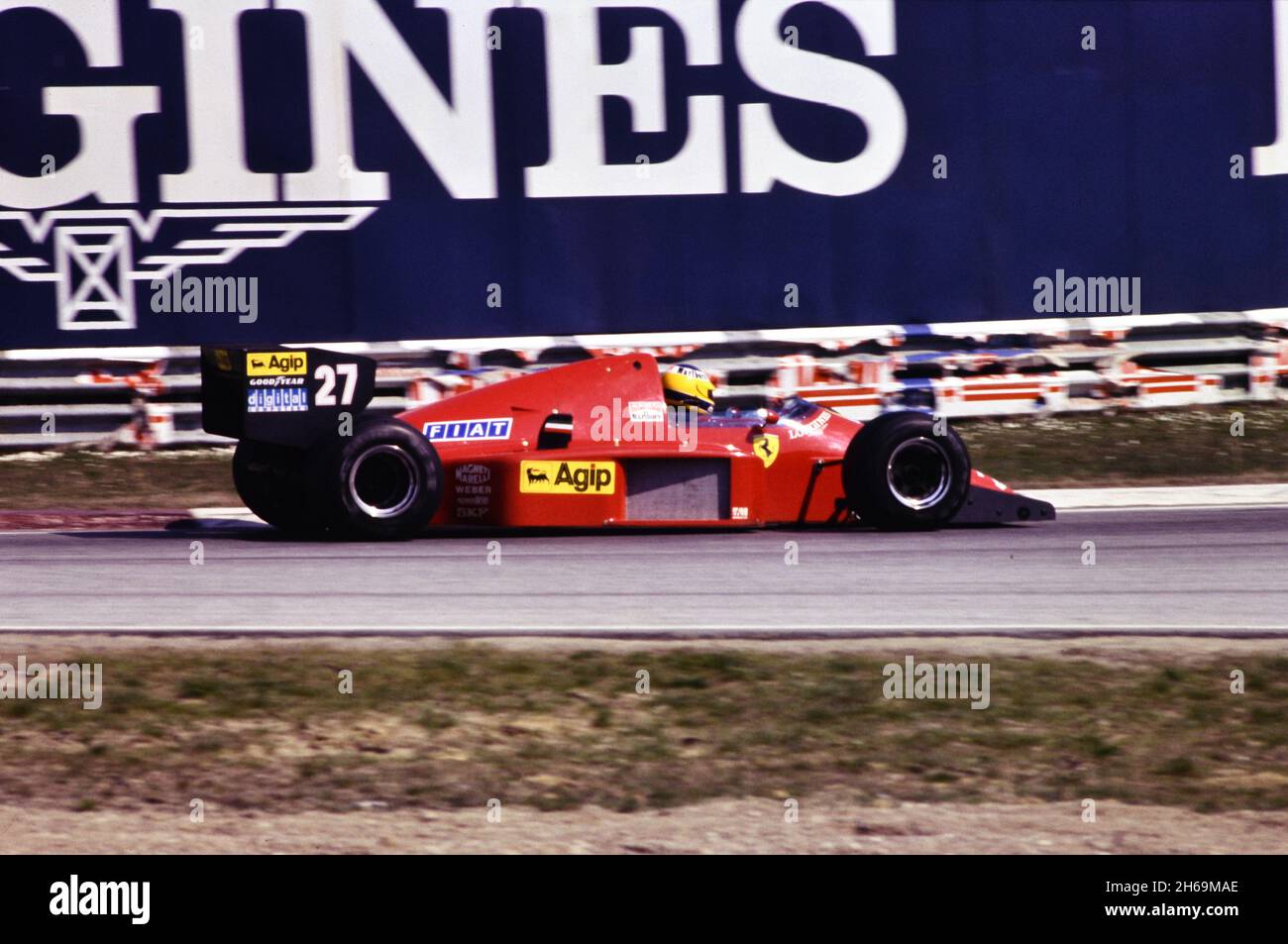 Imola, 1986: Tests der Formel 1 auf dem Imola Circuit. Michele Alboreto im Einsatz auf dem Ferrari F1/86. Stockfoto