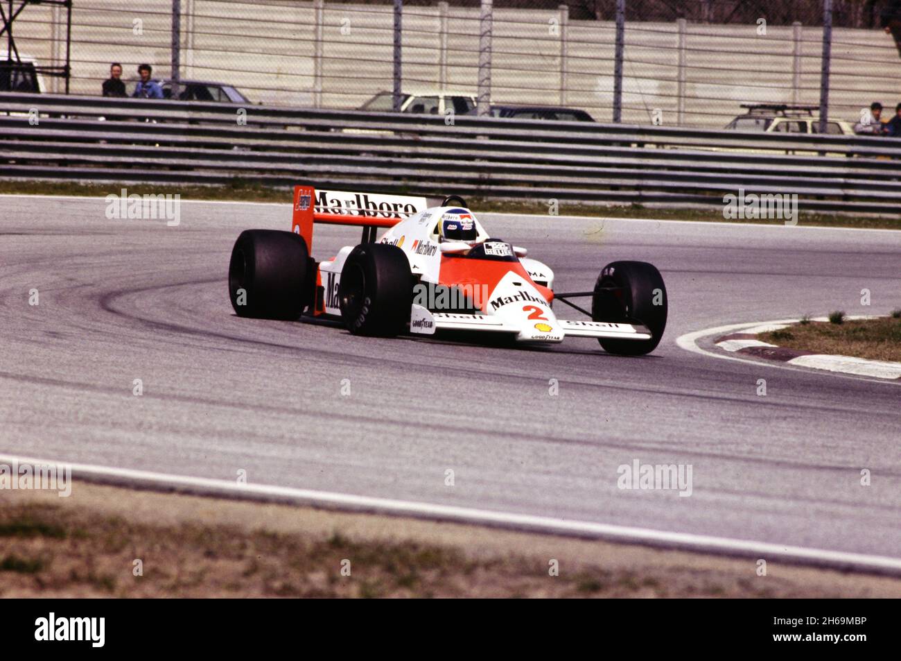 Imola, 1986: Tests der Formel 1 auf dem Imola Circuit. Keke Rosberg in Aktion mit McLaren MP4/2C. Stockfoto