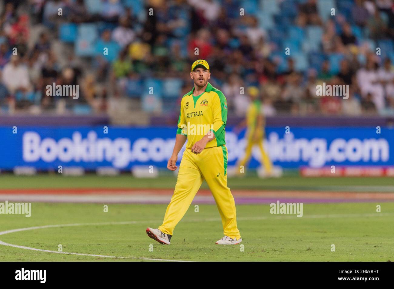 Dubai, VAE. November 2021. Aaron Finch, Kapitän von Australien beim ICC Mens T20 World Cup Finalspiel zwischen Australien und Neuseeland am 14. November 2021 im Dubai International Cricket Stadium, Dubai, VAE. Foto von Grant Winter. Nur zur redaktionellen Verwendung, Lizenz für kommerzielle Nutzung erforderlich. Keine Verwendung bei Wetten, Spielen oder Veröffentlichungen einzelner Clubs/Vereine/Spieler. Kredit: UK Sports Pics Ltd/Alamy Live Nachrichten Stockfoto