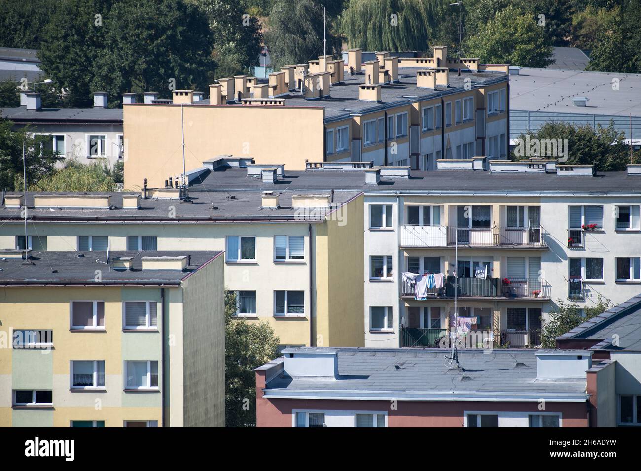 Wohnhäuser aus der kommunistischen Ära in Czluchow, Polen. 9. September 2021 © Wojciech Strozyk / Alamy Stock Photo *** Ortsüberschrift *** Stockfoto
