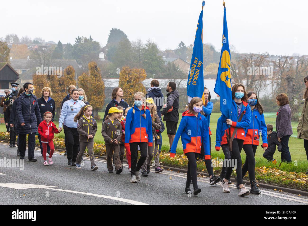 Hemel Hempstead, Großbritannien. 14th. November 2021. Die Parade wird von der Royal British Legion und RAF Halton organisiert. Der marsch beginnt im Stadtzentrum von Hemel Hempstead um 10,30 Uhr und endet am Kriegsdenkmal. Kränze werden am war Memorial in der St. John’s Church gelegt, gefolgt von einem Gottesdienst. ©Enrique Guadiz/Alamy Live News Stockfoto