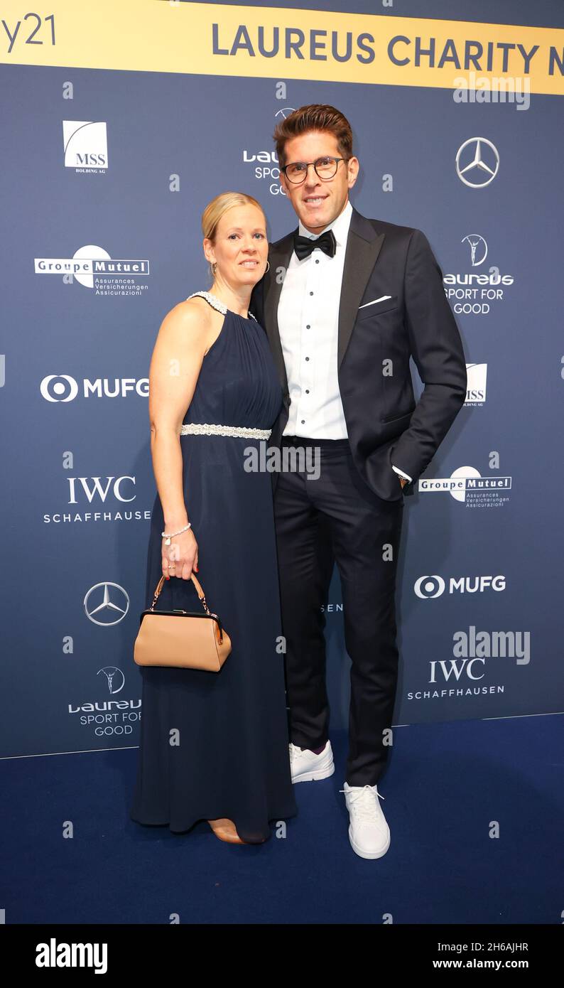 Zürich, Schweiz. November 2021. Zürich, Schweiz - 13. November 2021: Laureus Charity Night mit Fußballspieler Benjamin Huggel und Frau Yvonne. LWSA, Mandoga Media Deutschland Quelle: dpa/Alamy Live News Stockfoto