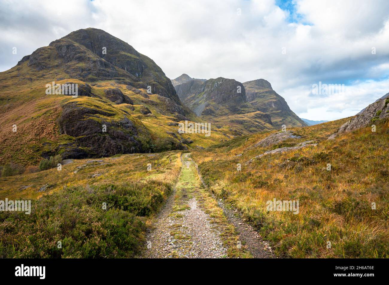 Die alte Straße, die durch Glencoe in den schottischen Highlands führt Stockfoto