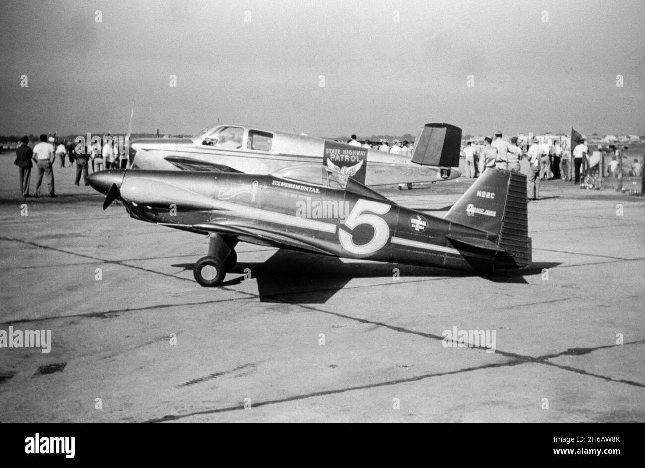 Vintage-Foto, aufgenommen im September 1948 in Cleveland, Ohio, USA. Das Foto zeigt ein Flugzeug auf einer Airshow oder einem Air Race. Ein Cosmic Wind Zwergfahrer, 'Ballerina', Seriennummer N22C, pilotiert von Bob Downey. Stockfoto