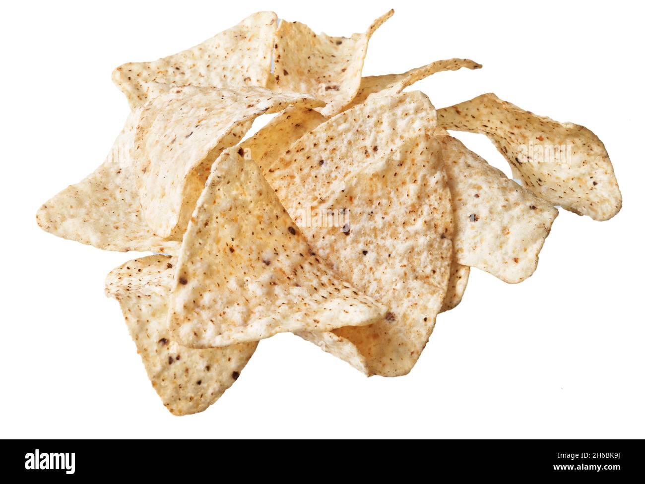 Haufen mexikanischer Nacho-Chip isoliert auf weißem Hintergrund Stockfoto