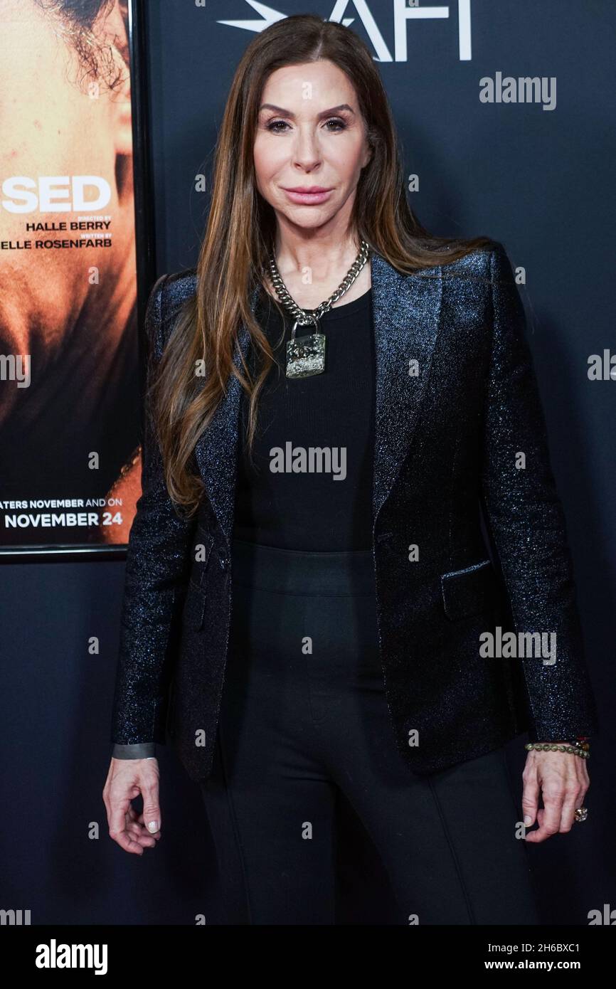 Hollywood, Usa. November 2021. HOLLYWOOD, LOS ANGELES, KALIFORNIEN, USA - 13. NOVEMBER: Produzentin Mary Aloe kommt zum AFI Fest 2021 - Offizielle Vorführung von Netflix's 'Blutered', das am 13. November 2021 im TCL Chinese Theatre IMAX in Hollywood, Los Angeles, Kalifornien, USA, stattfand. (Foto von NOx Yang/Image Press Agency/Sipa USA) Quelle: SIPA USA/Alamy Live News Stockfoto