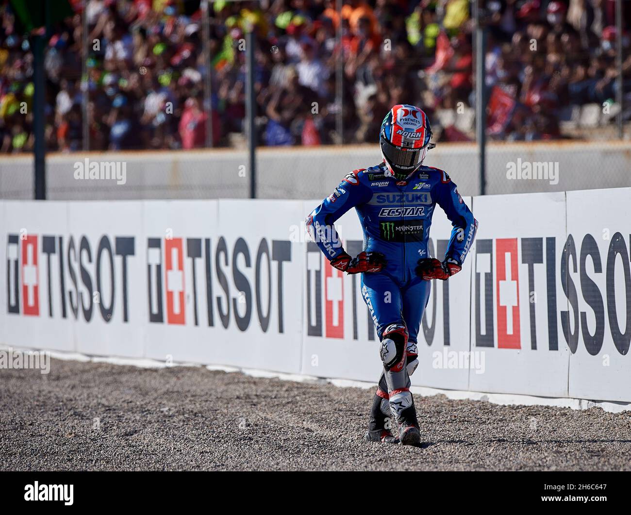 Valencia, Spanien. November 2021. Alex Rins vom Team Suzuki Ecstar beendet das Rennen durch Zufall während des MotoGP Valencia Grand Prix Valencia, Spanien, am 14. November 2021. Quelle: Str/Xinhua/Alamy Live News Stockfoto