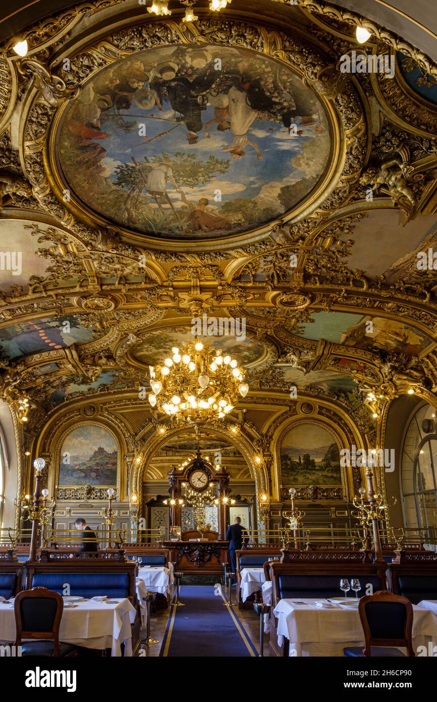 Frankreich. Paris (75) (12. Arrondissement). Bahnhof Lyon. Das Restaurant 'Le Train bleu', im neobarocken und Belle Epoque Stil aus dem 19. Jahrhundert, erbaut von der A Stockfoto