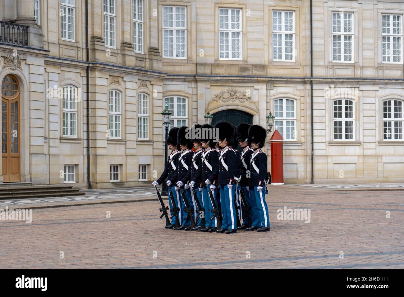 Wachwechsel im Schloss Amalienborg in Kopenhagen Stockfoto