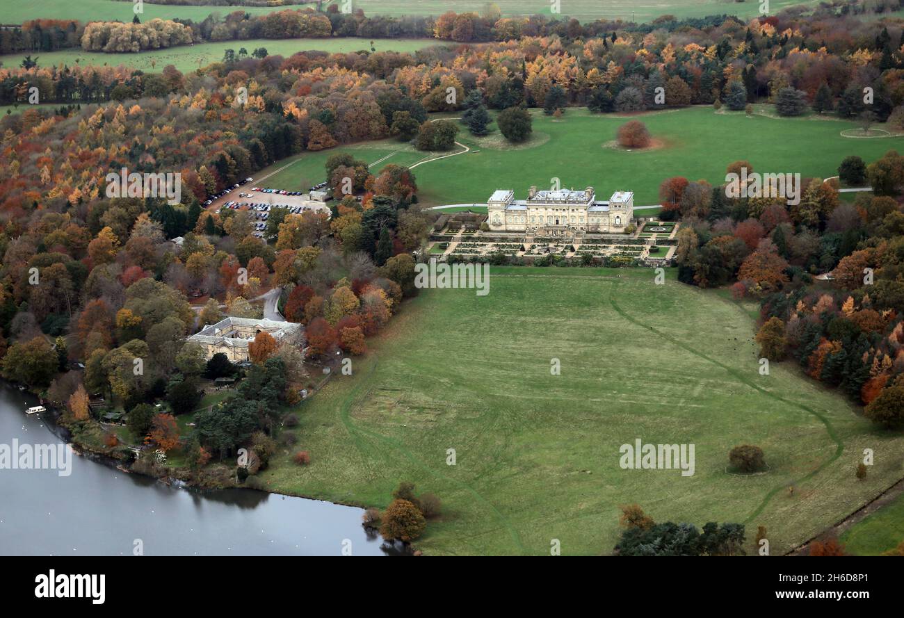 Luftaufnahme des Harewood House & Grounds einschließlich Lake, West Yorkshire Stockfoto