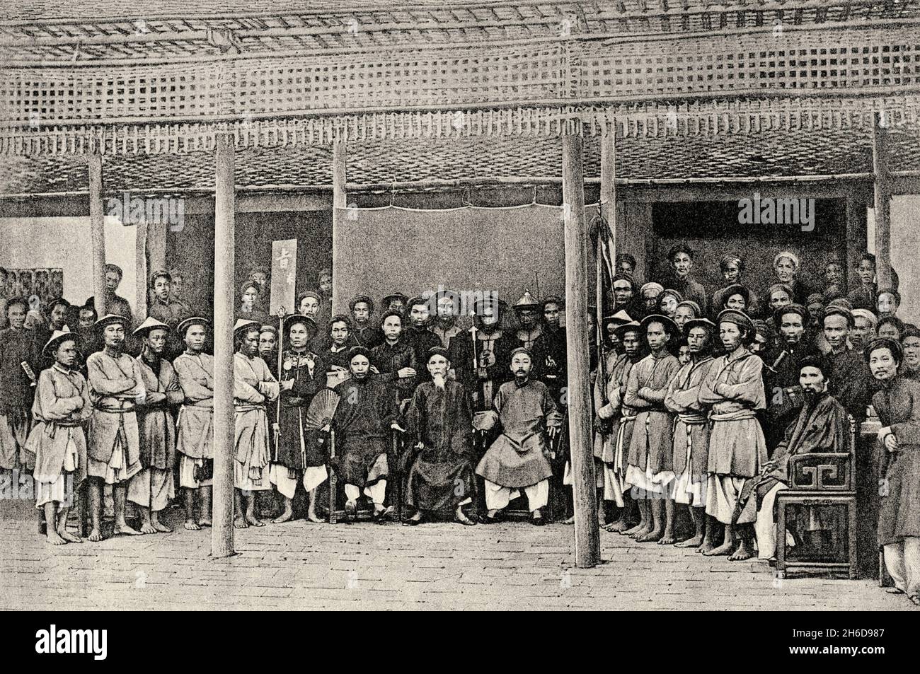 Botschaft des Königs von Annam an General Millot, Hanoi, Vietnam. Asien. Alte Illustration aus dem 19. Jahrhundert Eine Kampagne in Tonkin von Charles Edouard Hocquard aus Le Tour du Monde 1889 Stockfoto