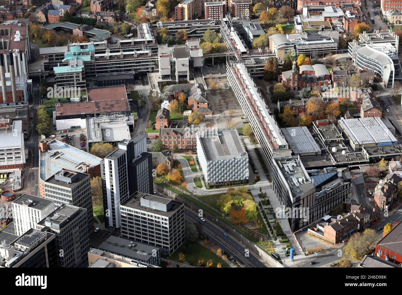 Luftaufnahme der Leeds University im Herbst 2021 Stockfoto