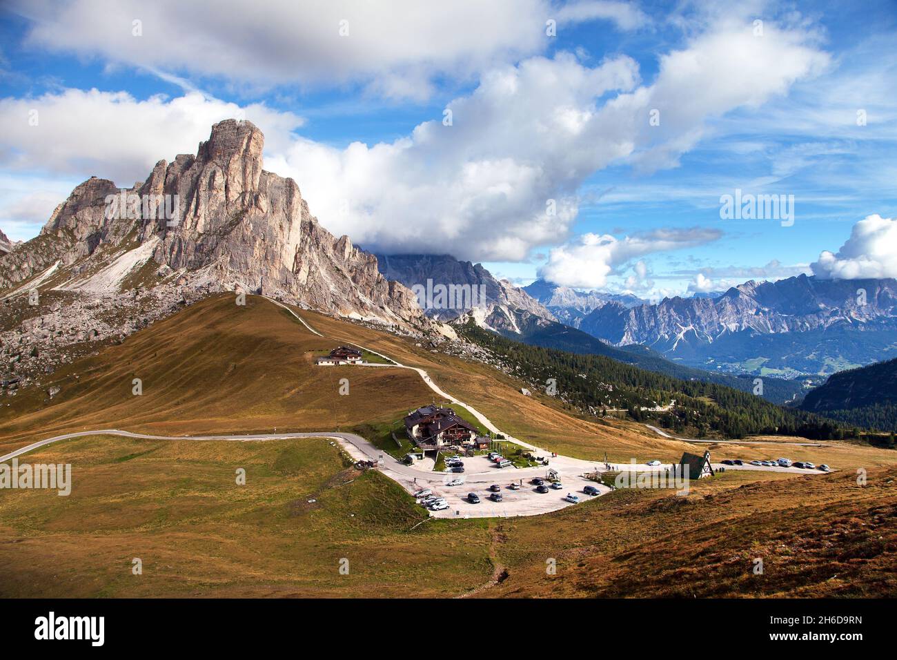 Passo Giau in der Nähe von Cortina d Ampezzo und Mout Ra Gusela und Nuvolau, Alpen Dolomiten Berge, Italien Stockfoto