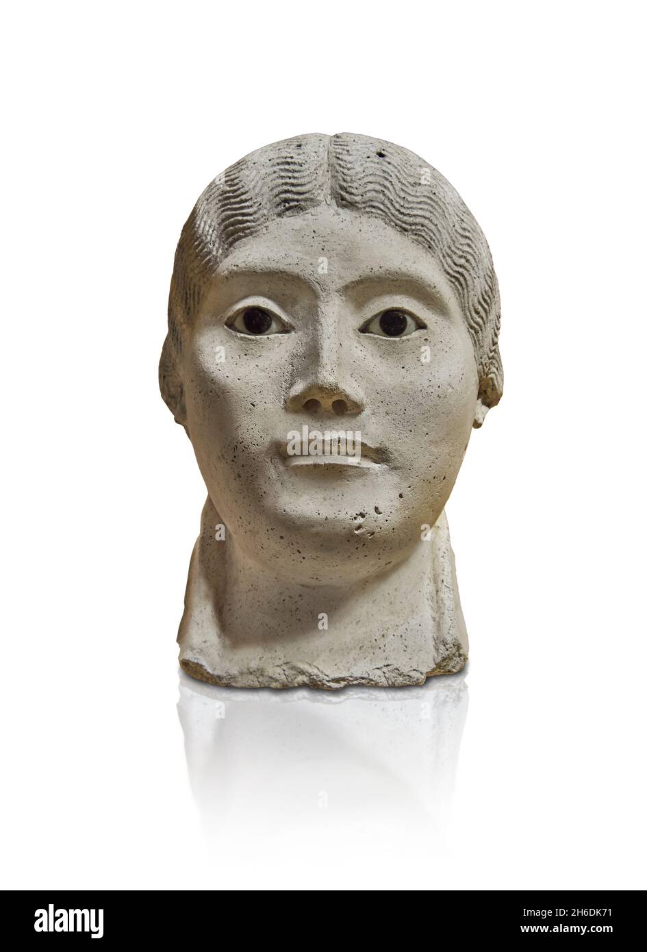 Totenmaske aus römisch-ägyptischem Gips, 100 - 199 n. Chr. Louvre Museum AF6702. Depits ein Weibchen mit kurzen lockigen Haaren Bemalte Gips auf Stoff Stuck mit Stockfoto