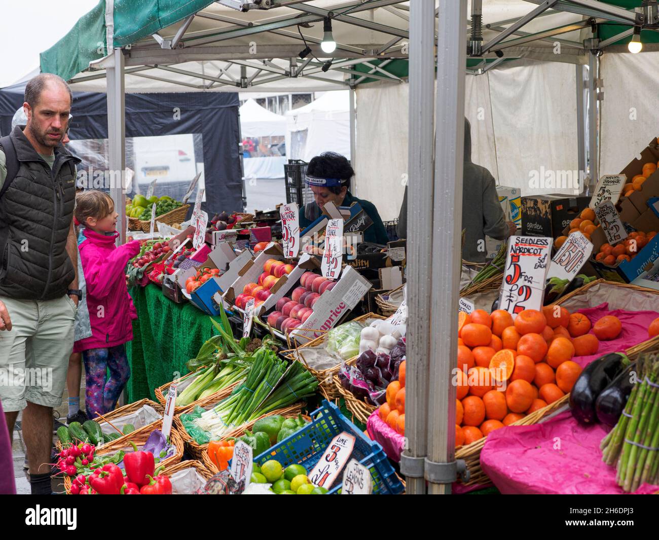 Marktstand für Obst und Gemüse, Lymington, Hampshire, Großbritannien Stockfoto