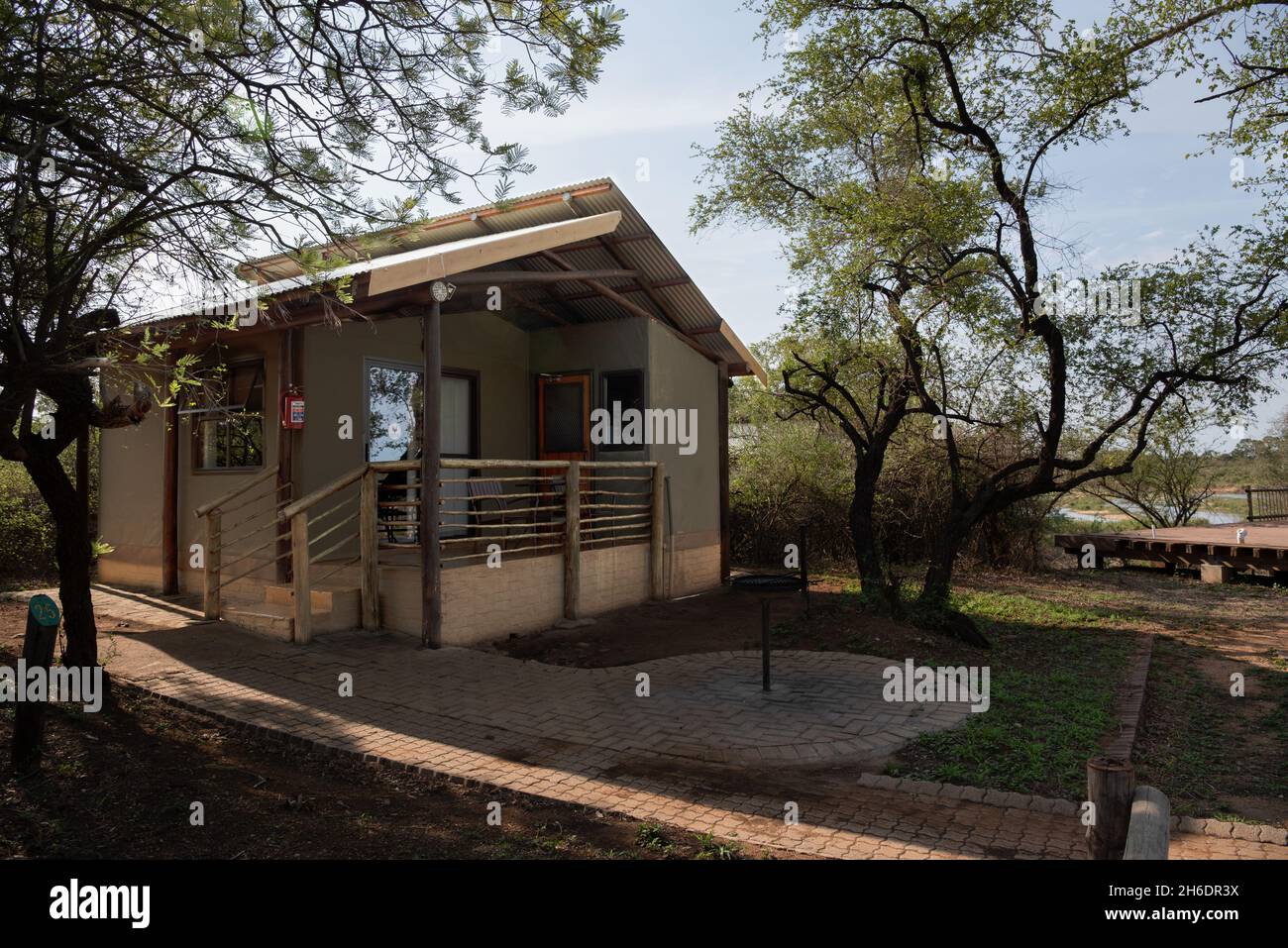 Eines der Zelte in Lower Sabie im Krüger Nationalpark Stockfoto