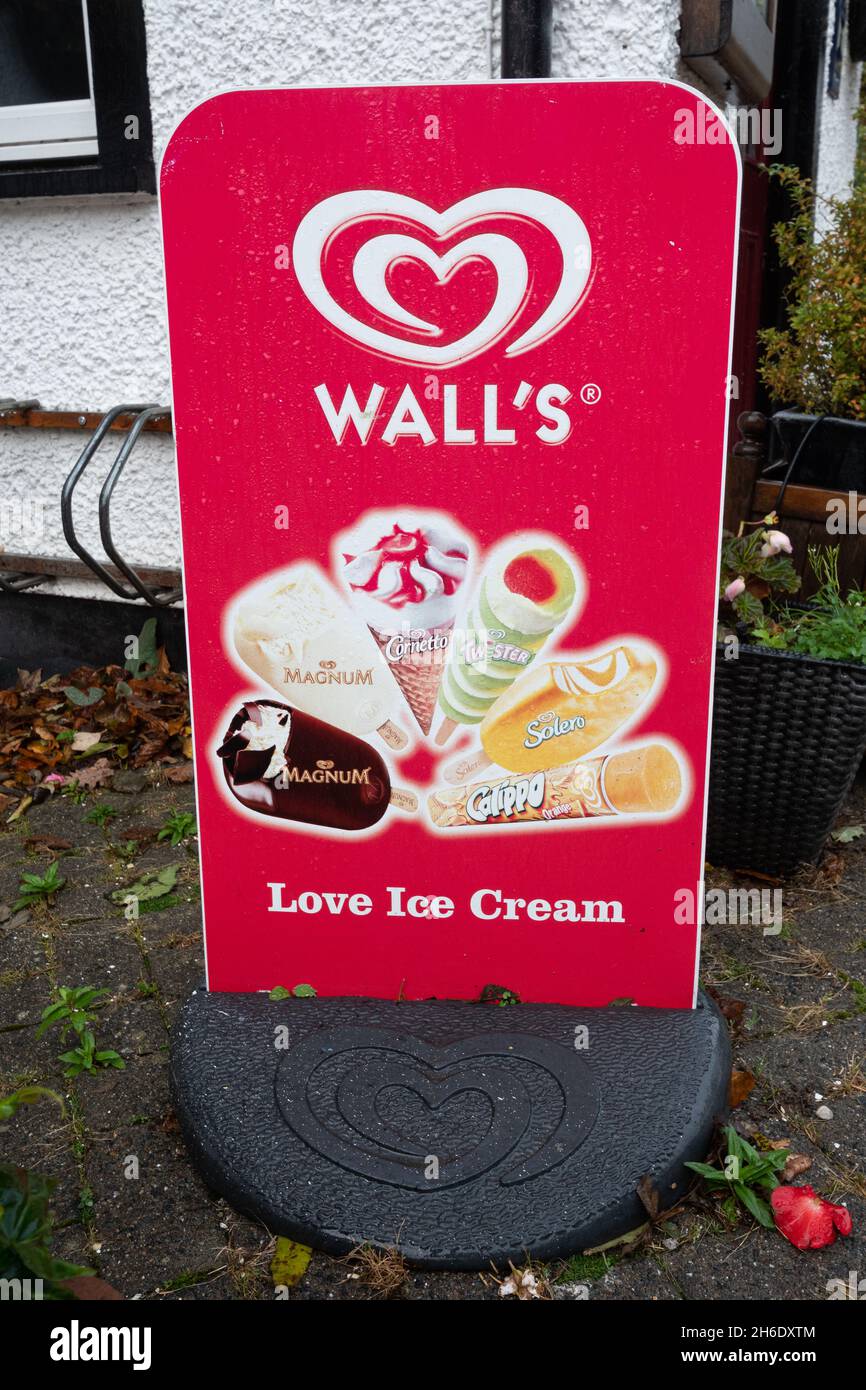 Walls Ice Cream Werbetafel oder Schild, Großbritannien Stockfoto