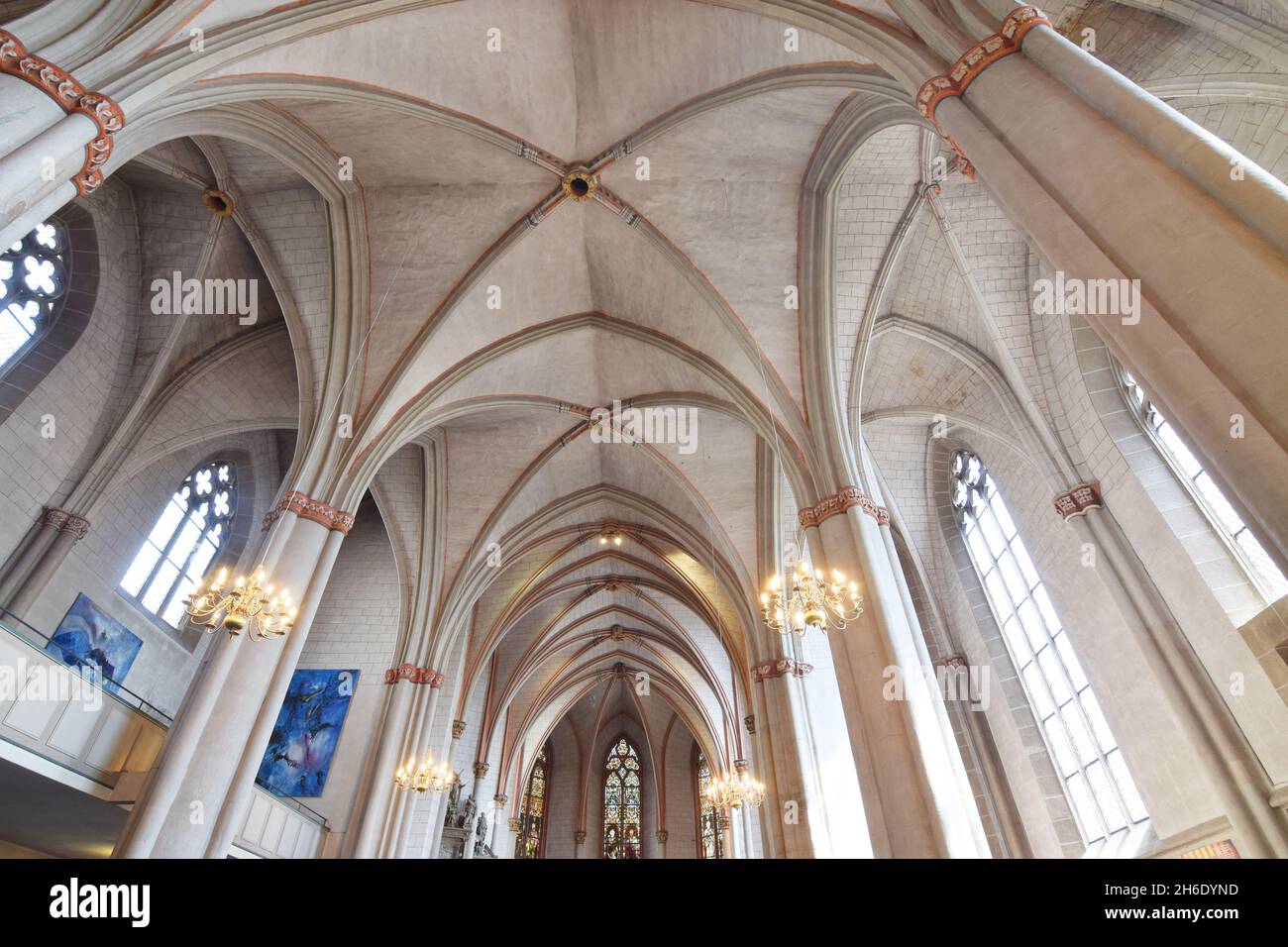 Gotischer Gewölbe der Marburger Marienkirche Stockfoto