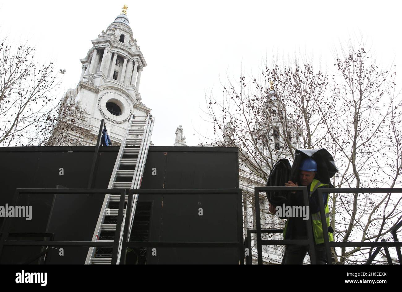 Die Vorbereitungen für die Beerdigung von Baroness Thatcher beginnen am kommenden mittwoch in der St. Paul's Cathedral in London Stockfoto