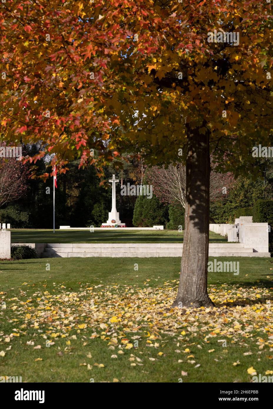 Das Opferkreuz im kanadischen Teil des CWGC Military Cemetery von Brookwood Stockfoto