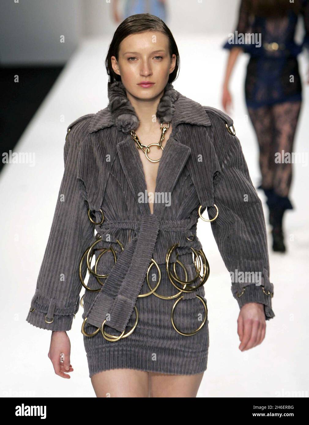 MA Catwalk Show von Student Christopher Kane von der Central St Martin's School of Art and Design auf der London Fashion Week. Stockfoto