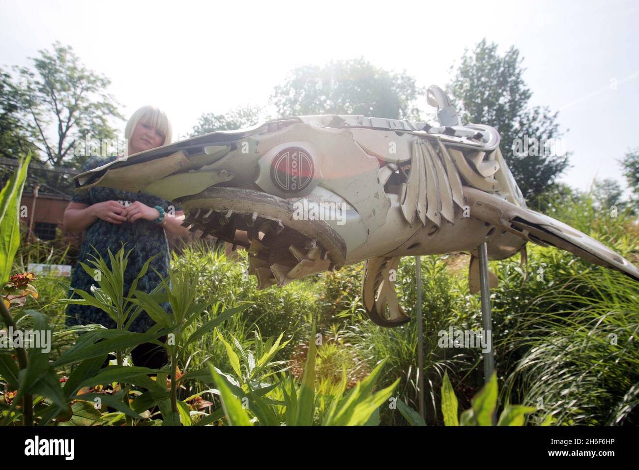 Der Londoner Zoo startet seine Recycling-Skulpturenausstellung zum Auftakt des Love London Festivals in London. Stockfoto