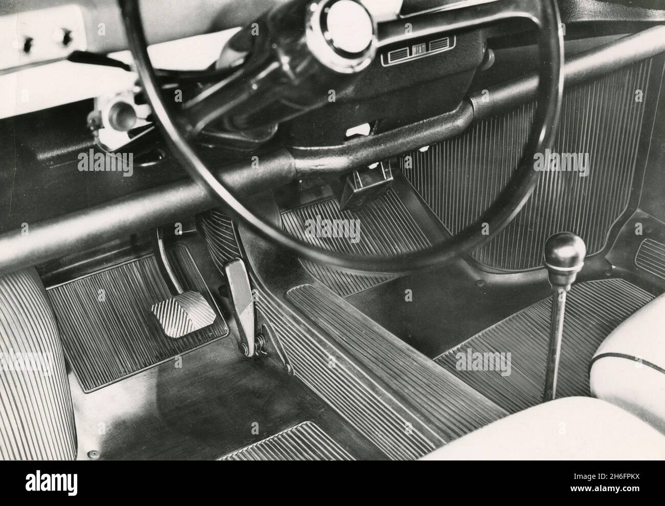 Die befehlshabenden Pedale eines Idromatic-Automatikgetriebes FIAT 850, Italien 1968 Stockfoto