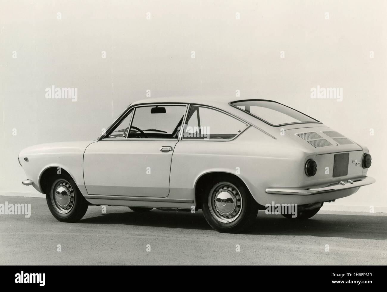 Fiat 850 coupe -Fotos und -Bildmaterial in hoher Auflösung – Alamy